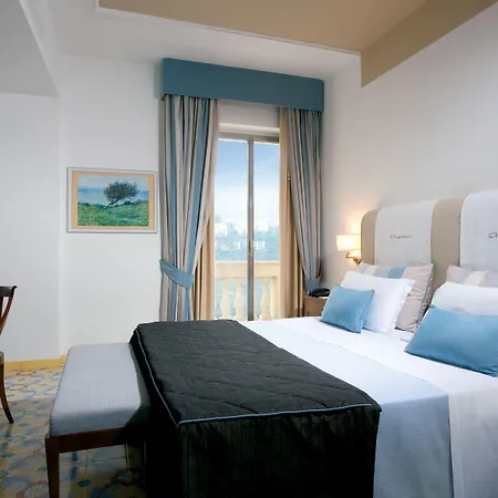 Отель Grand Angiolieri Вико-Экуенсе